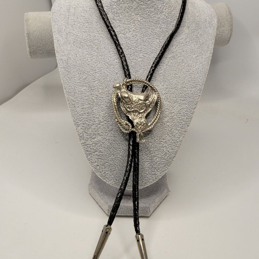 ▪︎Bolo Tie